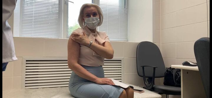 Главный санитарный врач Татарстана сделала прививку от коронавируса