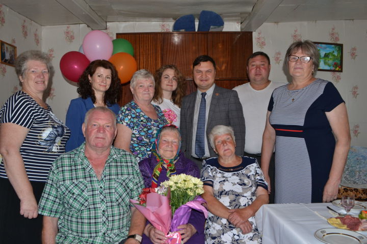 Зоя Алексеева из Шеланги встретила 90-летний юбилей