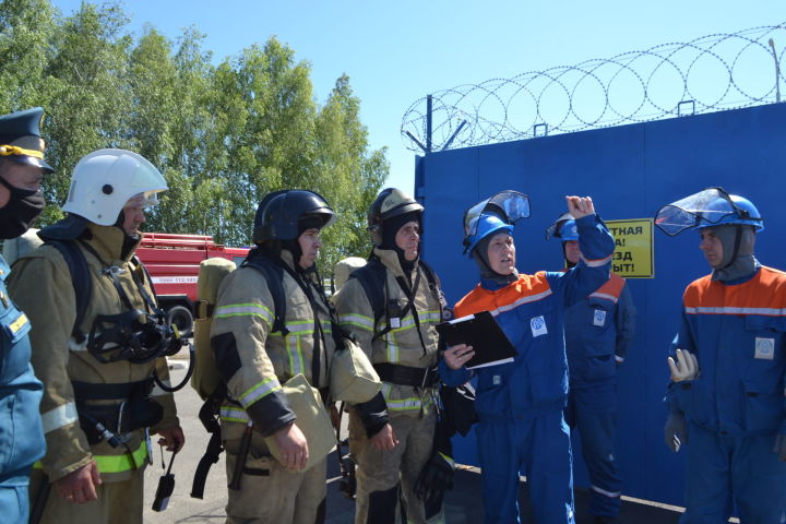 Замыкание в трансформаторе: пожарные и энергетики Верхнеуслонского района потушили условный пожар