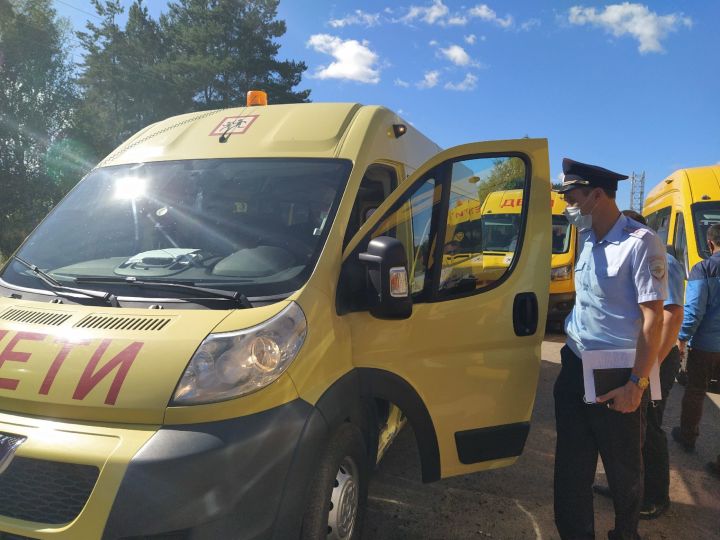 Верхнеуслонская ГИБДД проверила как соблюдаются ПДД при перевозке детей в автобусах