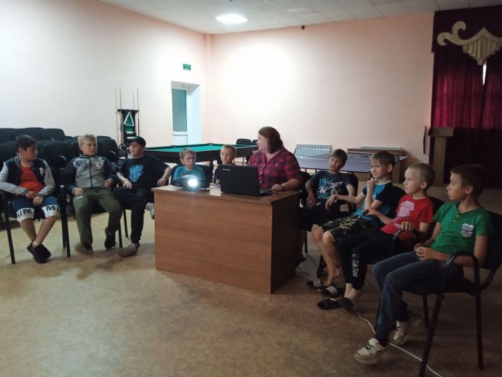В Кильдееве прошел информационный час «Безопасность детей в интернете»
