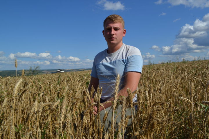 Молодой агроном Егор Стукало принял боевое крещение на верхнеуслонской земле