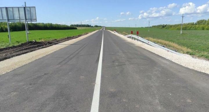 В Верхнеуслонском районе отремонтировали участок автодороги Уланово – Каратун