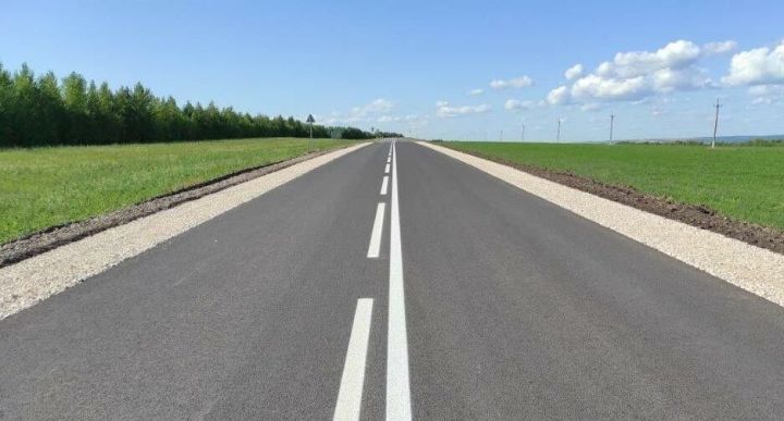 В Верхнеуслонском районе отремонтировали участок автодороги Уланово – Каратун