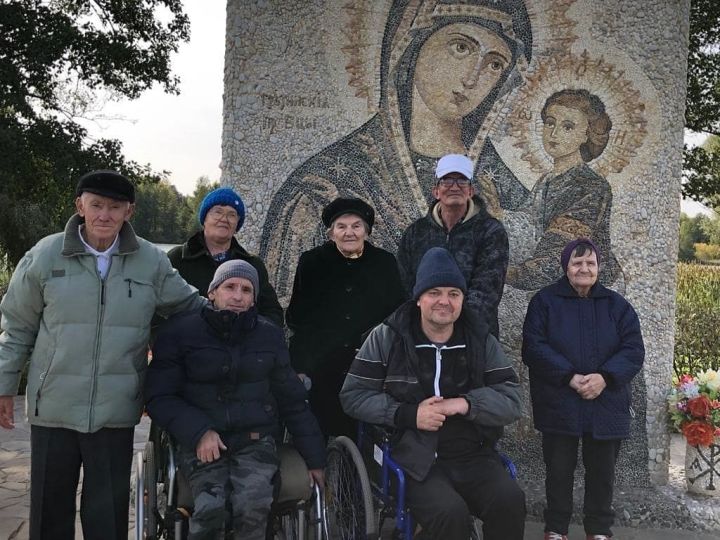 Жители Верхнеуслонского Дома-интерната с экскурсией посетили Раифский монастырь