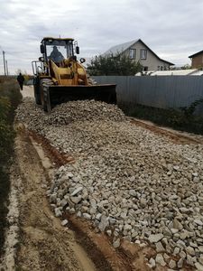 В поселке Бакча Сарай Верхнеуслонского района ремонтируют дорогу