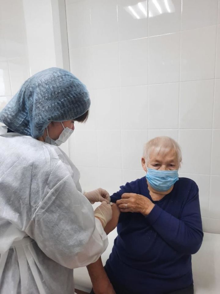 В Верхнеуслонском Доме-интернате для престарелых и инвалидов началась прививочная кампания
