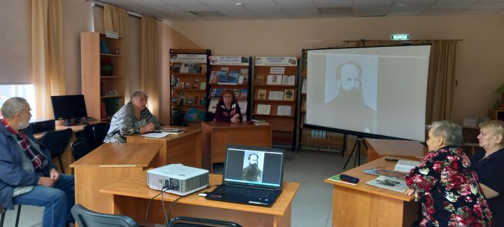 В Октябрьском прошло очередное заседание клуба любителей чтения