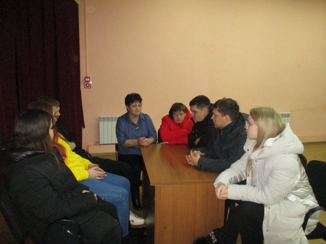 «Zа наших!»: в Кильдееве молодые люди обсудили обстановку на Украине