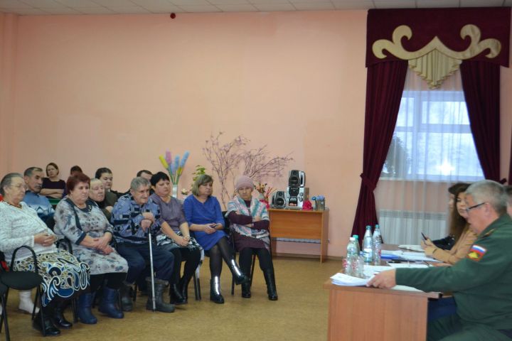 Глава Верхнеуслонского района встретился с семьями мобилизованных земляков