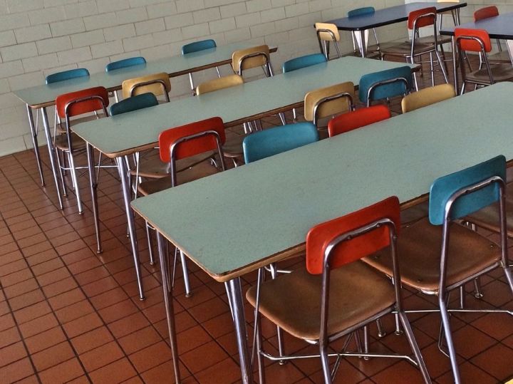 Прокуратура обнаружила нарушения по организации питания в трех школах