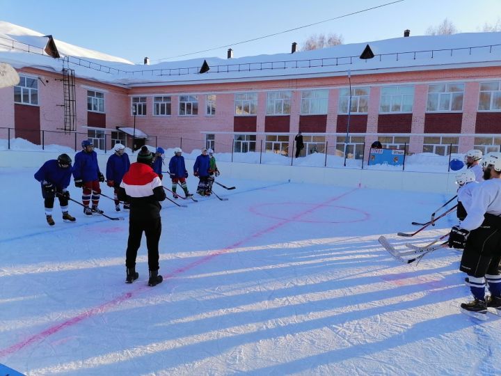 В Макулове торжественно открыли девятнадцатый хоккейный сезон