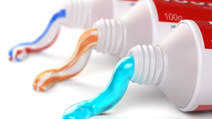 Зубная паста поможет очистить мойку из нержавеющей стали