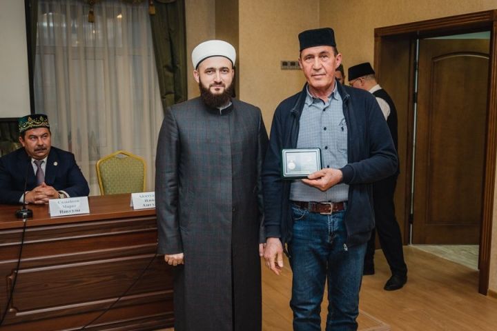 Медаль ДУМ Татарстана «Бердәмлек» вручили медикам республики
