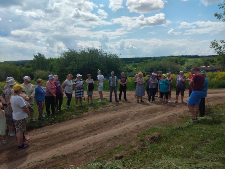 Жители деревни Воробьевка встретились с местной властью
