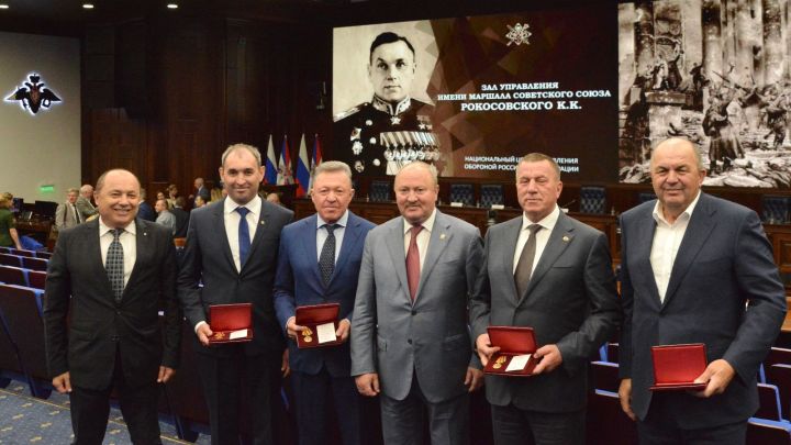 Татарстанцев наградили медалями «За вклад в укрепление обороны России»