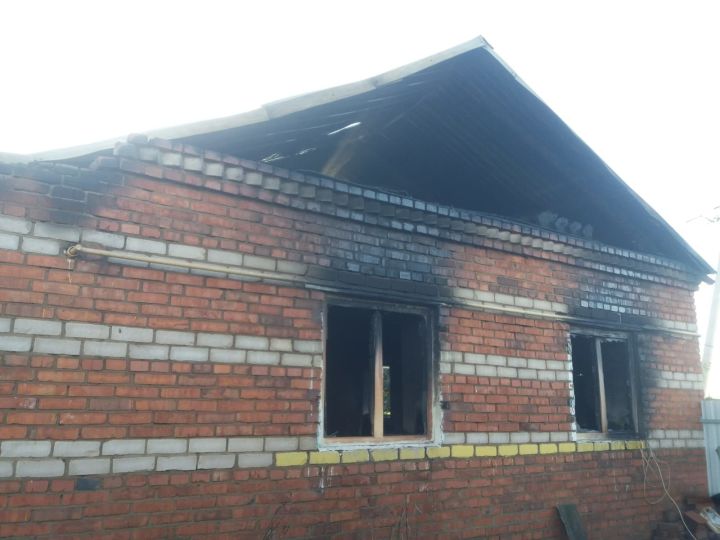 В Татарстане мужчина пострадал во время пожара в частном доме