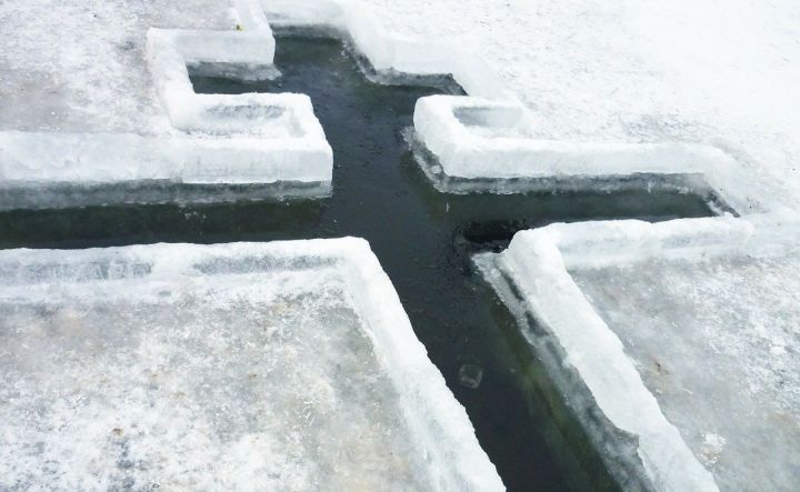 Более 20 тыс. татарстанцев окунутся в прорубь на Крещение: МЧС подготовило список купелей
