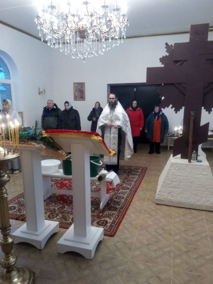 В Каинках и Татарском Бурнашеве прошли богослужения в честь Крещения Господня