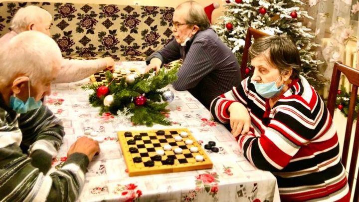 Новогодние развлечения в Верхнеуслонском Доме-интернате для престарелых и инвалидов