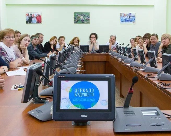 Юные татарстанцы могут принять участие в фестивале детско-юношеских фильмов «Зеркало Будущего»