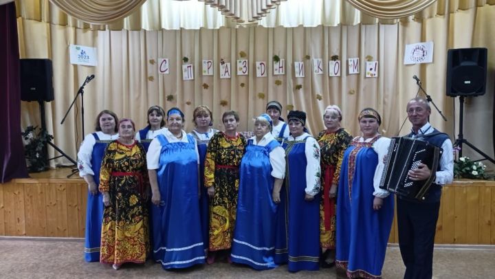 В Кильдееве для пожилых прошел праздничный концерт