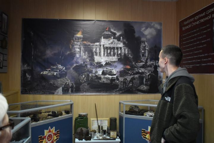 Военнослужащий по контракту  провел две недели отпуска с родными в Верхнем Услоне