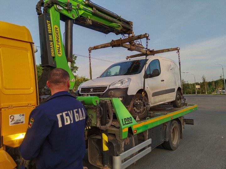 За полумиллионный долг по ГИБДД фирма осталась без автомобиля