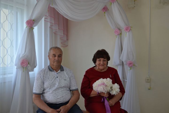 Во всем виновата любовь: супруги Долгановы из Верхнего Услона отметили золотую свадьбу