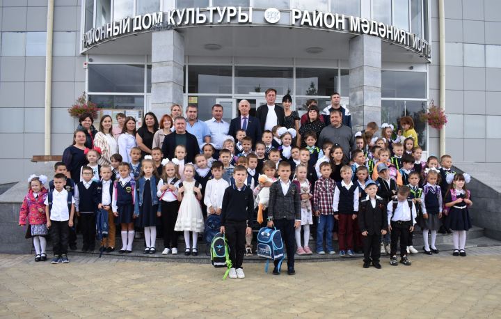 В Верхнем Услоне прошла благотворительная акция «Помоги собраться в школу»