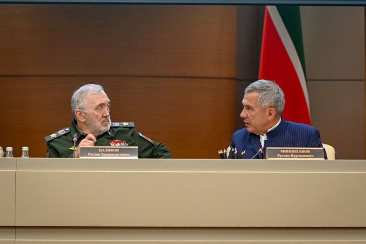 Рустам Минниханов, Руслан Цаликов и Игорь Комаров посетили центры «Патриот» и «Батыр» в Казани