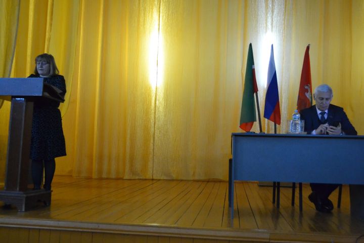 В Большемеминском поселении один фонарь уличного освещения обходится в 1300 рублей