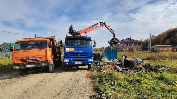 Более 700 кубометров крупногабаритного мусора вывезли в Верхнеуслонском сельском поселении