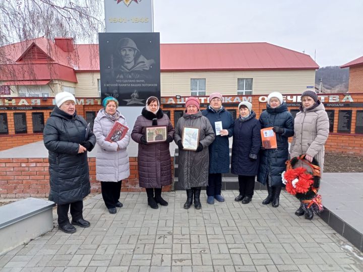 В Макулове прошел митинг к Дню Героев Отечества