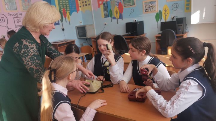 Коргузинским школьникам напомнили о работе детского телефона доверия