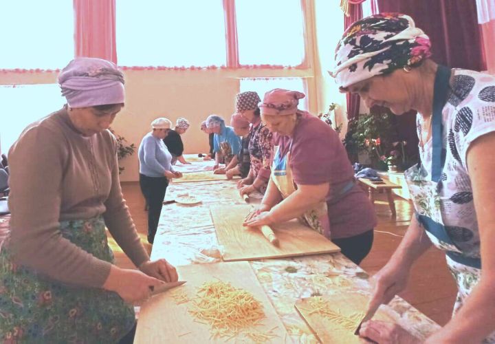 В Камско-Устьинском районе для земляков на СВО приготовили домашнюю лапшу
