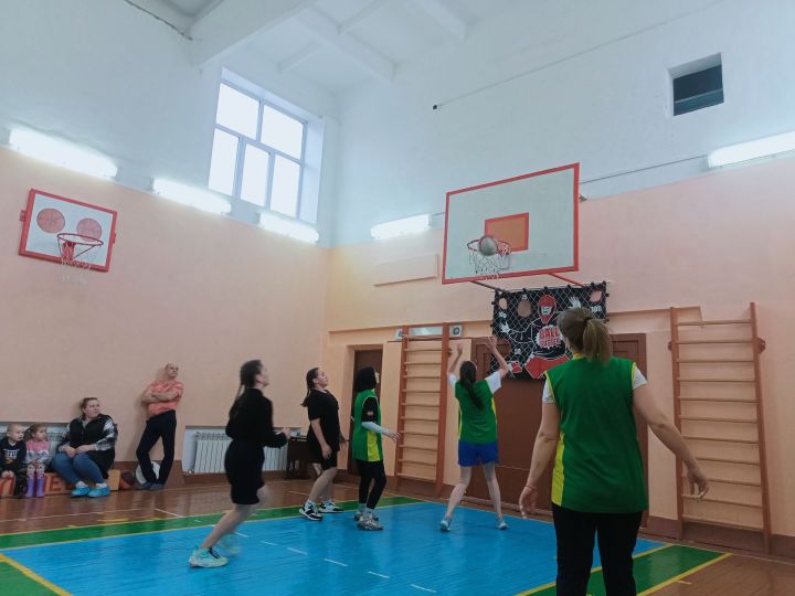 В Макулове прошел турнир по баскетболу среди молодежных команд