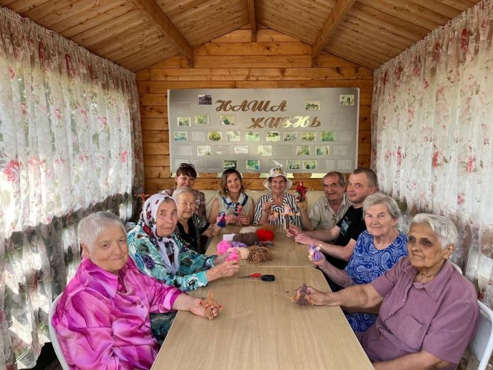 В Верхнеуслонском Доме-интернате прошел мастер-класс по изготовлению оберегов