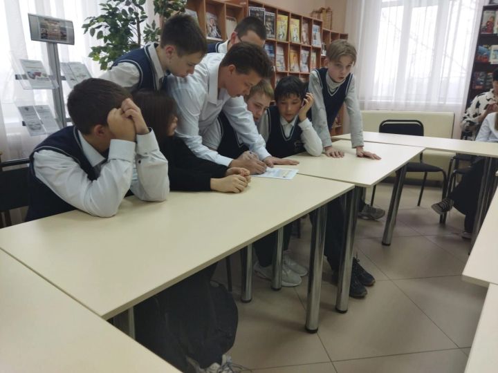 Гимназиядә Кырымга багышланган интелектуаль уен үтте