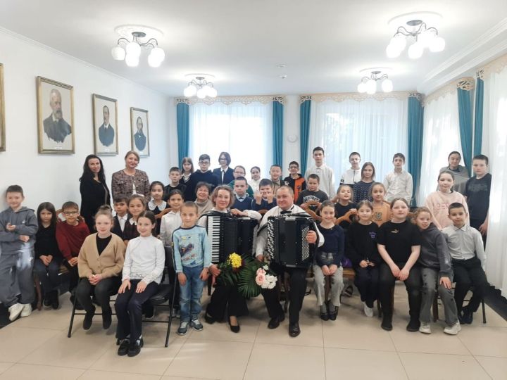 Виктор и Ольга Киреевы выступили в Пестрецах