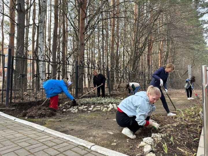 «Островок надежды» провел весенний субботник