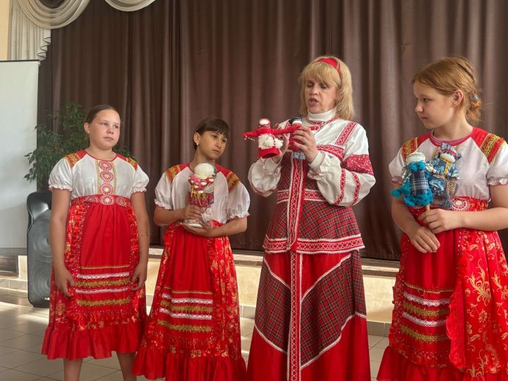 В Макуловском СДК отметили День семьи фольклорной программой
