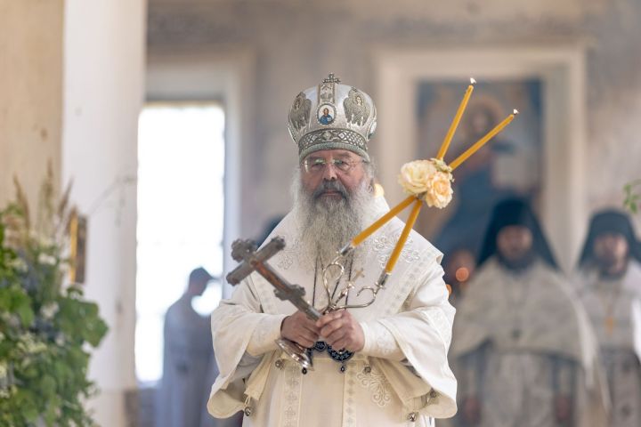 Митрополит Кирилл совершил богослужение в старинном храме Тихого Плёса