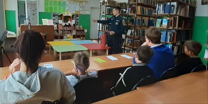 Читатели Кировской библиотеки узнали, как прийти на помощь первыми