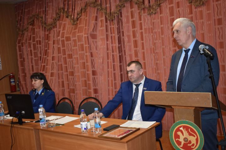 Сход граждан в Татбурнашеве: Новый памятник, ремонт школы и поддержка героев
