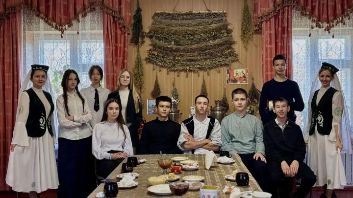 Татар Борнашында татар халкының чәй традицияләре белән таныштылар