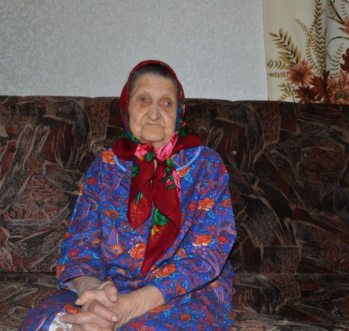 «Надышаться не можем»: в Макулове встретили 95-летие Нины Щипачевой
