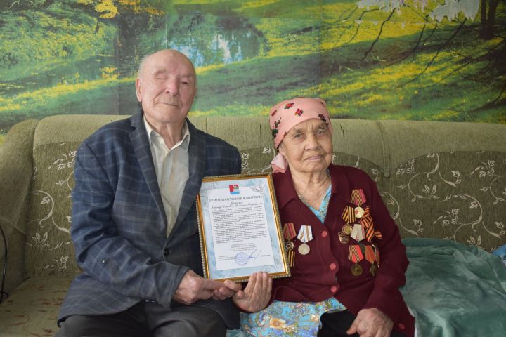 60 лет бриллиантового счастья супругов Ивановых из Набережных Моркваш