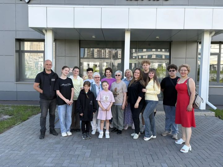 «Спасибо» в нотах: артисты из Верхнего Услона подарили тепло в стенах госпиталя