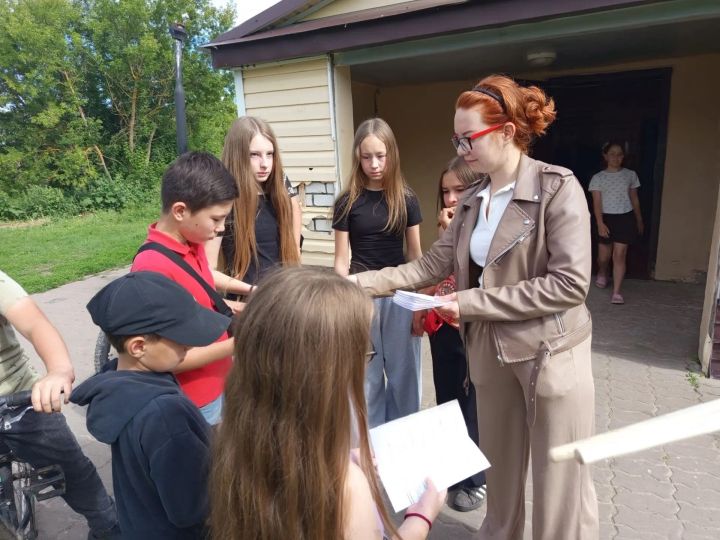 Специалист центра «Островок надежды» провела акцию против вандализма для детей